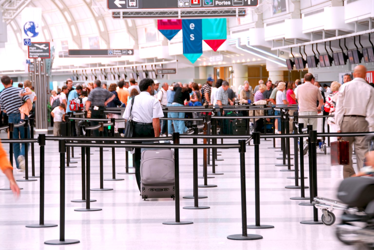 Do I Have to Go Through Customs for a Connecting Flight? - I Travel There
